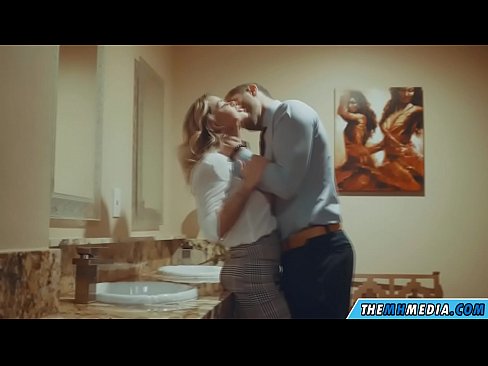 ❤️ Quando uma loira peituda o seduz em um banheiro público ❤ Porno em pt-br.happytour.top ❌